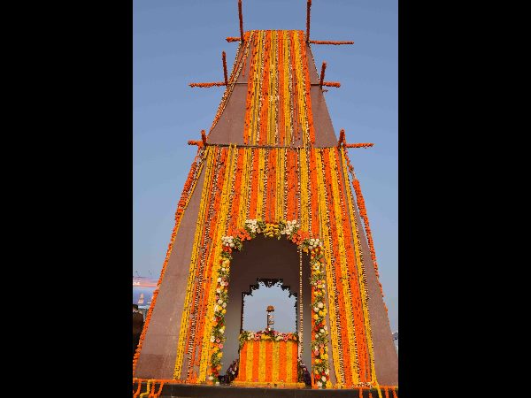 లాంఛనంగా ప్రారంభమైన ఐఎఫ్ఆర్ వేడుకలు లాంఛనంగా ప్రారంభమైన ఐఎఫ్ఆర్ వేడుకలు