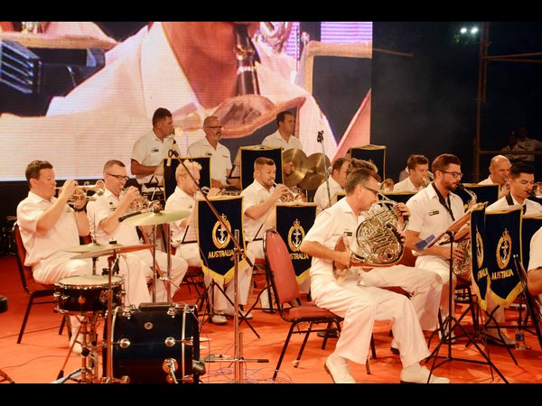 విశాఖ అందాలు రెట్టింపు-కళా ప్రదర్శనలు