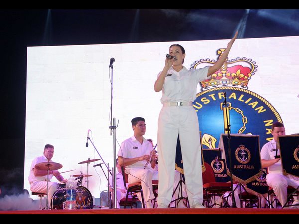 విశాఖ అందాలు రెట్టింపు-కళా ప్రదర్శనలు