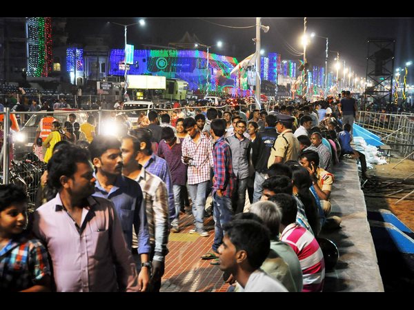 విశాఖ అందాలు రెట్టింపు-కళా ప్రదర్శనలు