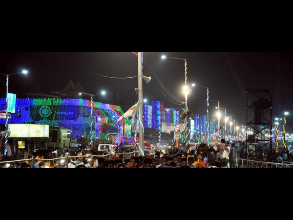 విశాఖ అందాలు రెట్టింపు-కళా ప్రదర్శనలు