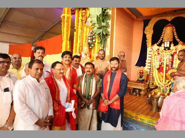 శ్రీవారి సేవలో నాగార్జున శ్రీవారి సేవలో నాగార్జున