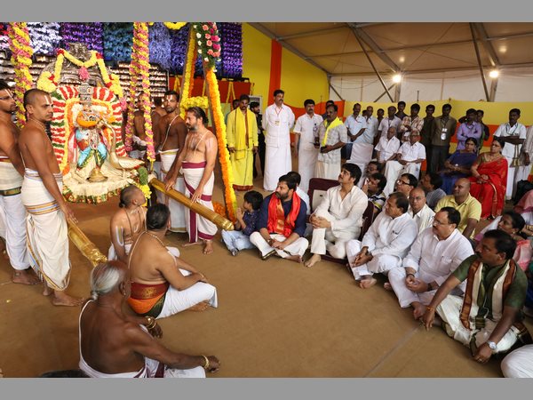 శ్రీవారి సేవలో నాగార్జున శ్రీవారి సేవలో నాగార్జున