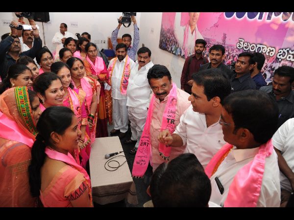 మజ్లిస్ మద్దతు