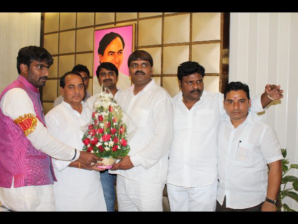 మంత్రితో మేయర్, డిప్యూటీ మేయర్