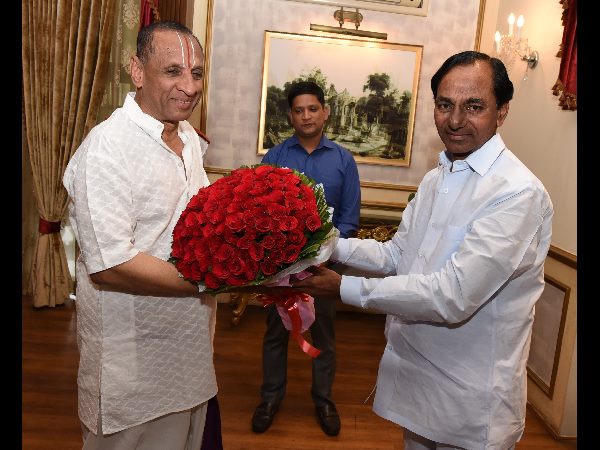 గవర్నర్‌తో కెసిఆర్ భేటీ