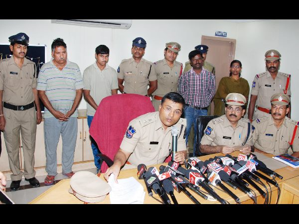 దొంగల అరెస్ట్