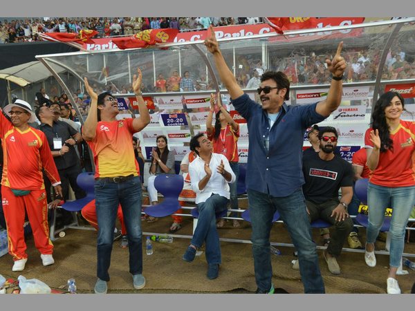 నాగ్, వెంకటేష్‌ల జోష్‌కు కెటిఆర్ తోడు