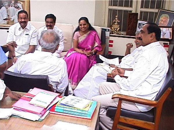 ఊమెన్ చాందీతో కవిత