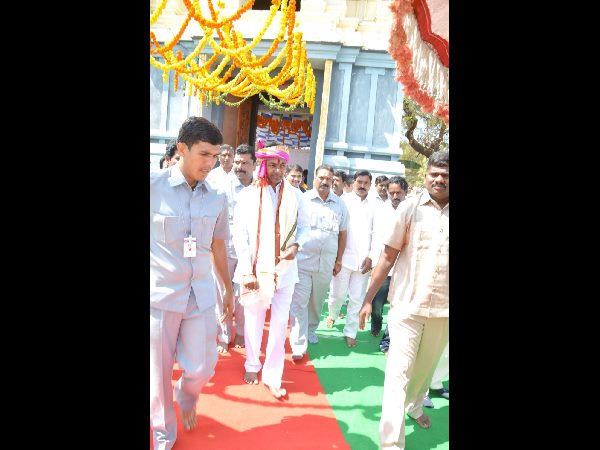 రామాలయంలో కెసిఆర్