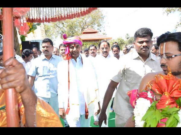 రామాలయంలో కెసిఆర్