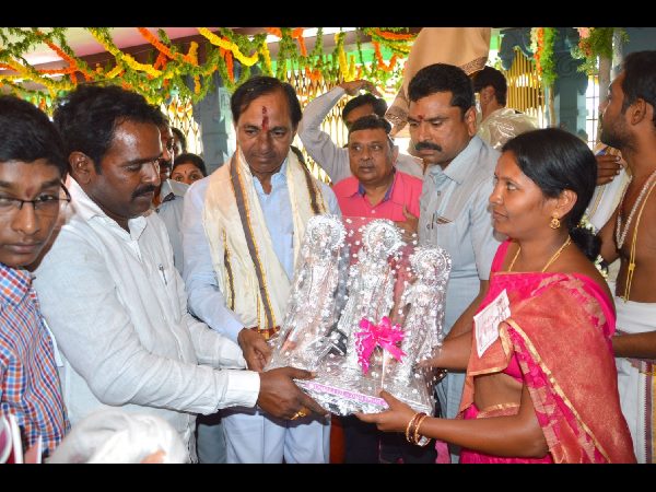 రామాలయంలో కెసిఆర్