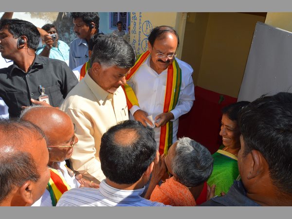  చిలకలూరిపేటలో వెంకయ్య-చంద్రబాబు