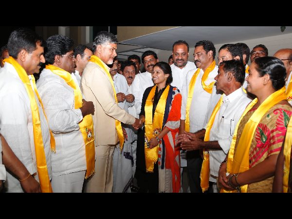 బాబు సమక్షంలో టిడిపిలో చేరిక