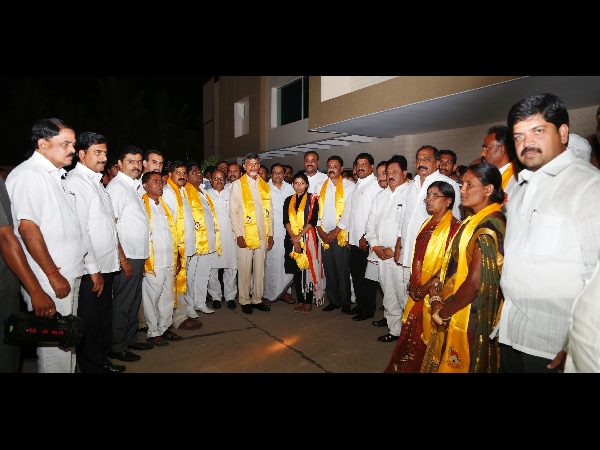 బాబు సమక్షంలో టిడిపిలో చేరిక