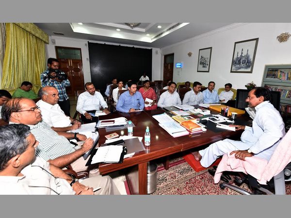 విద్యుత్, పౌర సరఫరాలపై సీఎం సమీక్ష