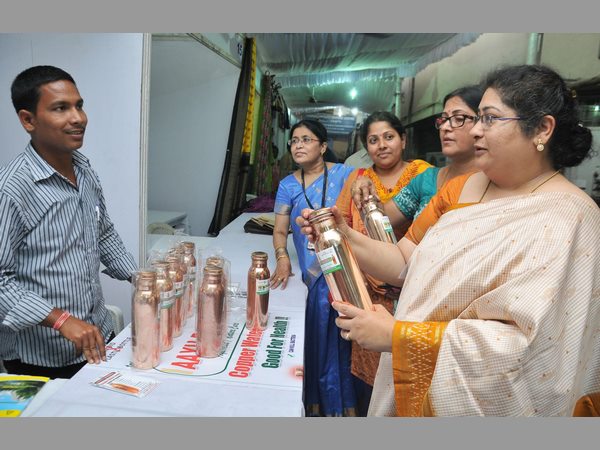  అర్టీసీ క్రాస్ రోడ్స్‌లో లేపాక్షి ప్రదర్శన 