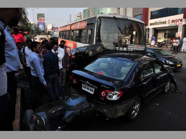 బస్సు బీభత్సం