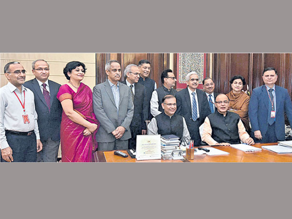 Budget 2016: From Arun Jaitley to Praveen Goyal: Meet the team that prepares the Union Budget Budget 2016: From Arun Jaitley to Praveen Goyal: Meet the team that prepares the Union Budget