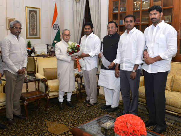 Ys Jagan talking about Chandrababu naidu after president pranab mukherjee