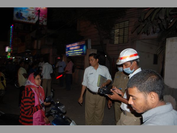 హెల్మెట్‌కు డిమాండ్: తనిఖీలు మొదలు లేకపోతే 100 జరిమానా 