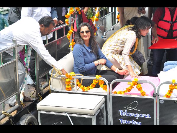 హైదరాబాదీ అయినందకు గర్విస్తున్నా: సాగర్లో సానియా హైదరాబాదీ అయినందకు గర్విస్తున్నా: సాగర్లో సానియా