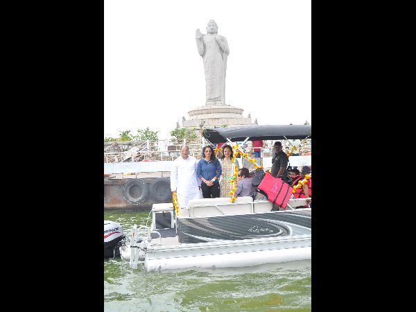 హైదరాబాదీ అయినందకు గర్విస్తున్నా: సాగర్లో సానియా హైదరాబాదీ అయినందకు గర్విస్తున్నా: సాగర్లో సానియా