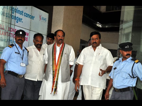 పాలేరు ఎమ్మెల్యే రాంరెడ్డి వెంకటరెడ్డి అంత్యక్రియలు పూర్తి