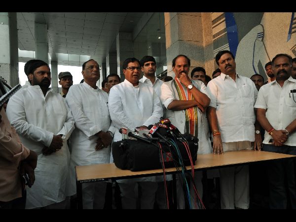 పాలేరు ఎమ్మెల్యే రాంరెడ్డి వెంకటరెడ్డి అంత్యక్రియలు పూర్తి