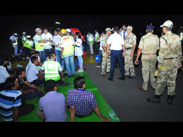 మాక్‌డ్రిల్: శంషాబాద్‌లో అదుపు తప్పిన విమానం, ప్రయాణికులకు గాయాలు