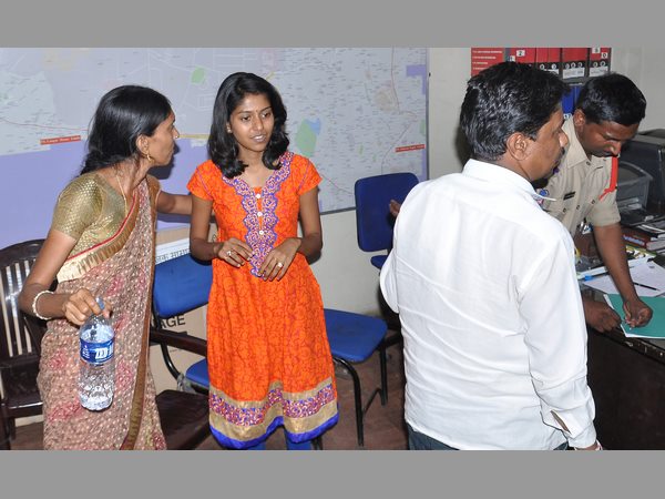 తల్లిదండ్రులతో ఇలా...