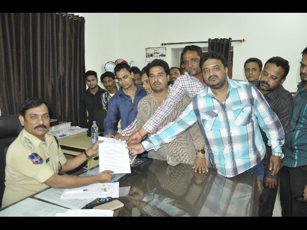 ఇంటికి వచ్చింది...