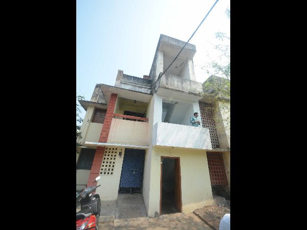 పట్టపగలే చోరీలు