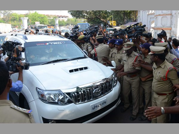 ఆర్డర్ కాపీతో అసెంబ్లీకి...