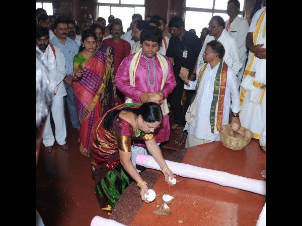  250 ఎకరాల్లో అద్భుతమైన టెంపుల్ సిటీతో పాటు పూలవనం: కేసీఆర్