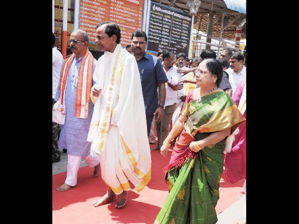 250 ఎకరాల్లో అద్భుతమైన టెంపుల్ సిటీతో పాటు పూలవనం: కేసీఆర్