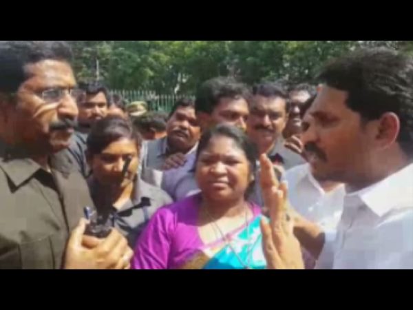 వైసిపి ఎమ్మెల్యేల ఆందోళన