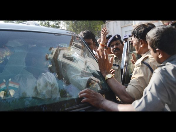 నన్ను కూడా వెళ్లనివ్వరా..