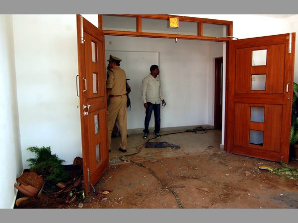  హెచ్‌సియు ఉద్రిక్తం