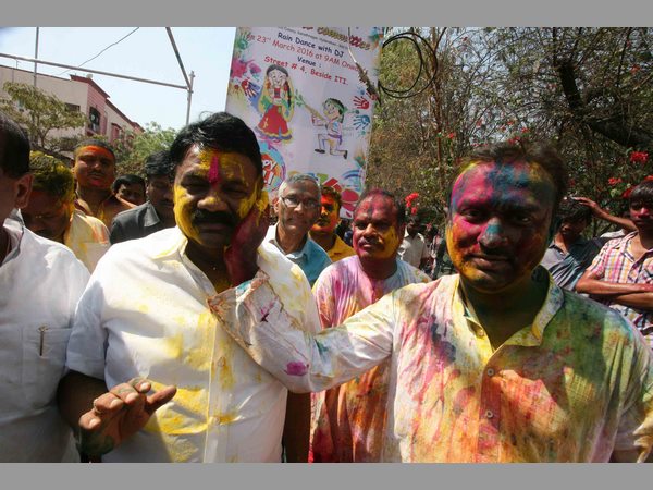 హోలీ సంబరాలు