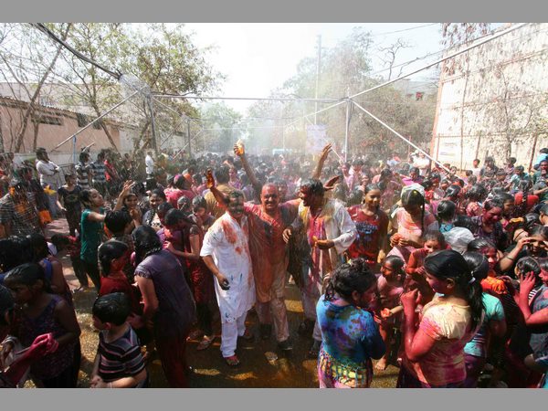 హోలీ సంబరాలు