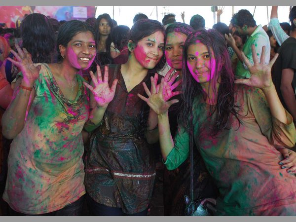 హోలీ సంబరాలు