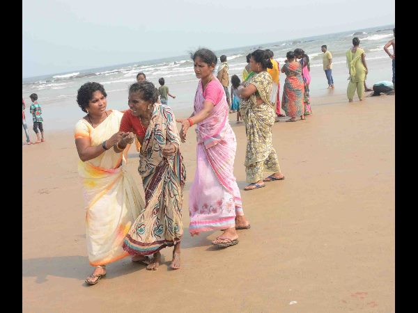 హోలీ విషాదం