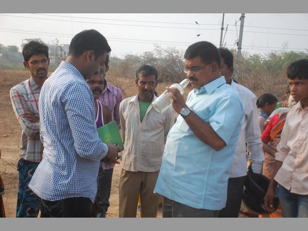 పోషించలేకనే: ఒకే కుటుంబానికి చెందిన ఐదుగురు ఆత్మహత్య