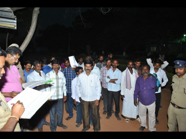 చర్లపల్లి జైలు నుంచి ఖైదీల విడుదల