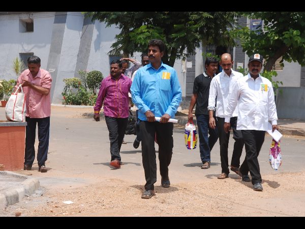 చర్లపల్లి జైలు నుంచి ఖైదీల విడుదల