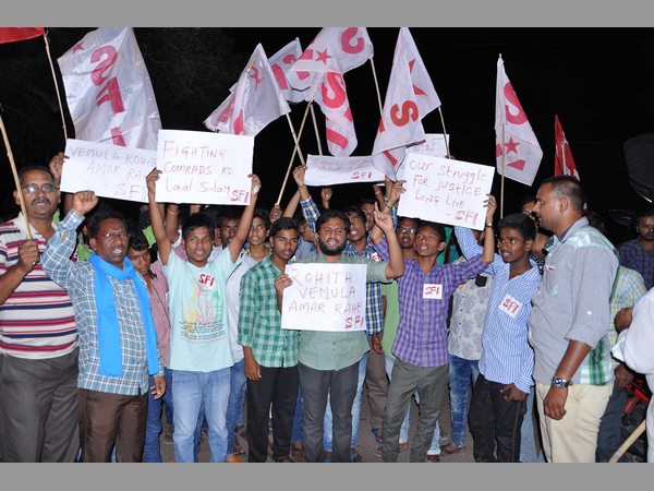 హెచ్‌సీయూ విద్యార్థుల రిలీజ్