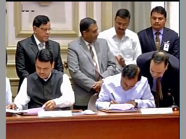 KCR, Fadnavis sign irrigation deals, turn Telangana green