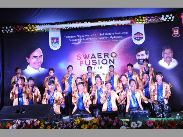 డ్యాన్స్ అదుర్స్