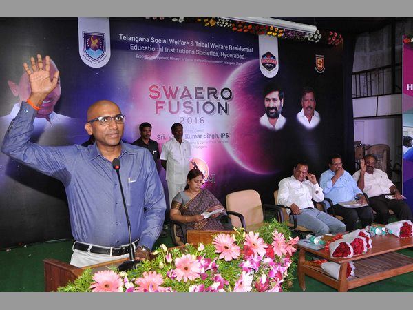 డ్యాన్స్ అదుర్స్